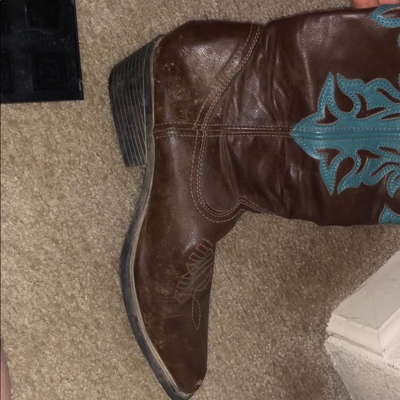 Boots - Picture 3 of 3